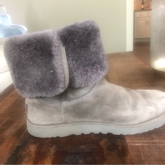 UGG boots, women's size 8 - Picture 5 of 9